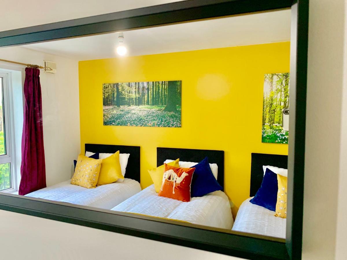 2 Bedrooms Modern Apartment, Lounge, Full Kitchen, Balcony, 5 Minutes Stratford Station London Bagian luar foto