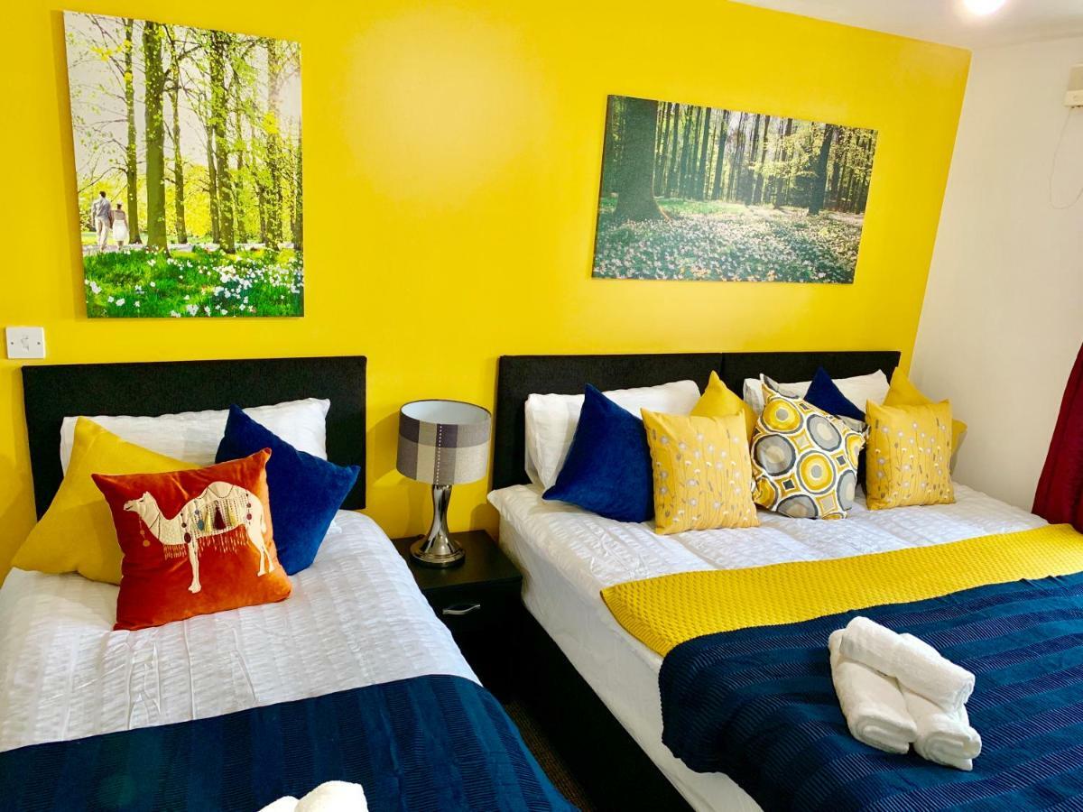 2 Bedrooms Modern Apartment, Lounge, Full Kitchen, Balcony, 5 Minutes Stratford Station London Bagian luar foto