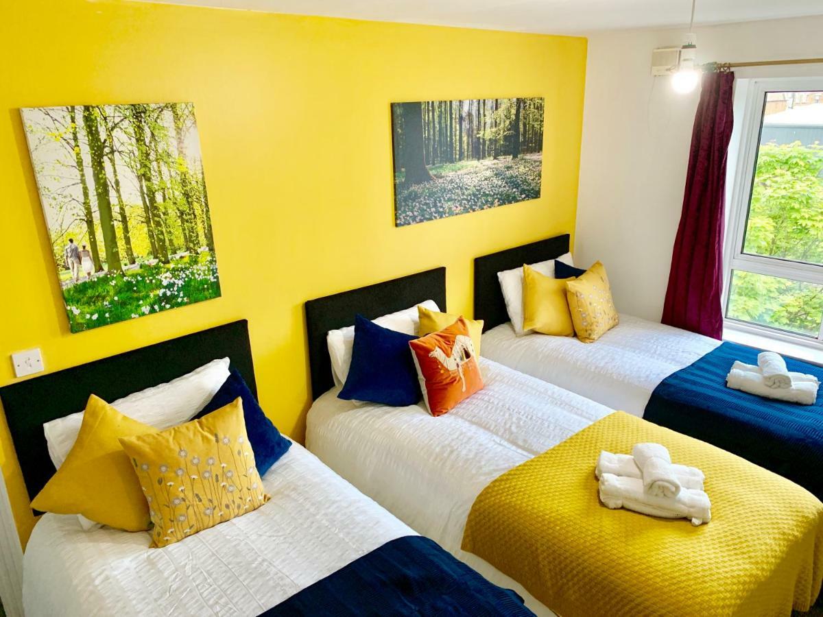 2 Bedrooms Modern Apartment, Lounge, Full Kitchen, Balcony, 5 Minutes Stratford Station London Bagian luar foto