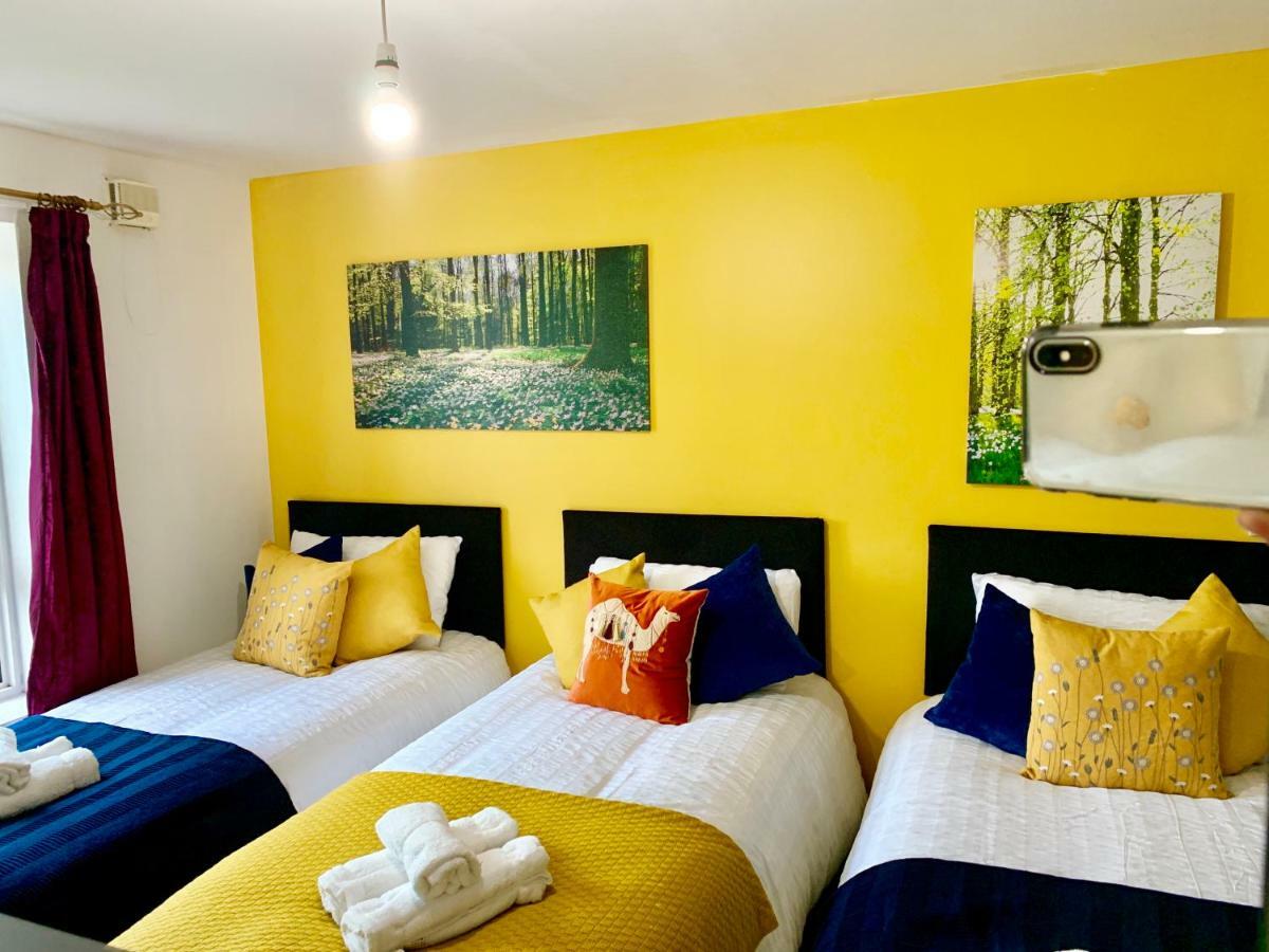 2 Bedrooms Modern Apartment, Lounge, Full Kitchen, Balcony, 5 Minutes Stratford Station London Bagian luar foto