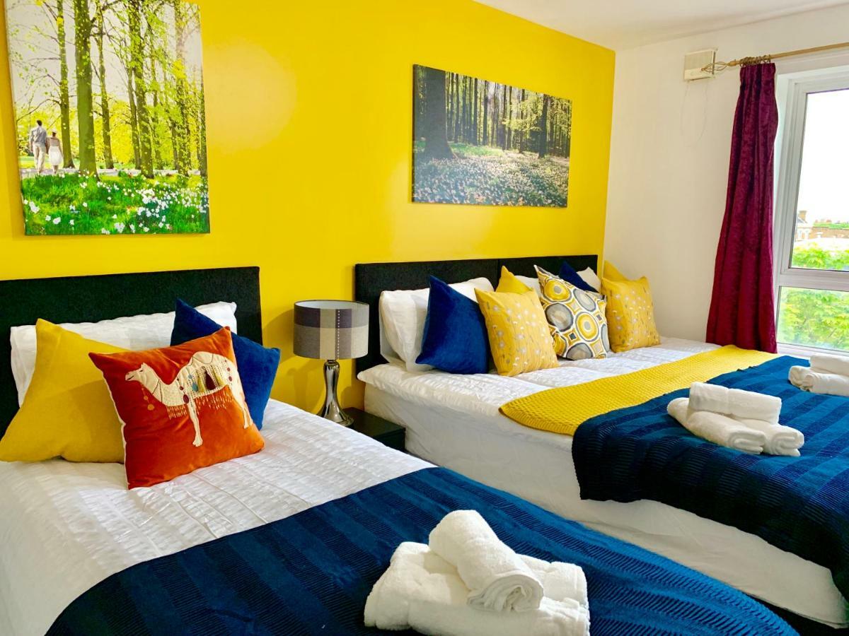 2 Bedrooms Modern Apartment, Lounge, Full Kitchen, Balcony, 5 Minutes Stratford Station London Bagian luar foto